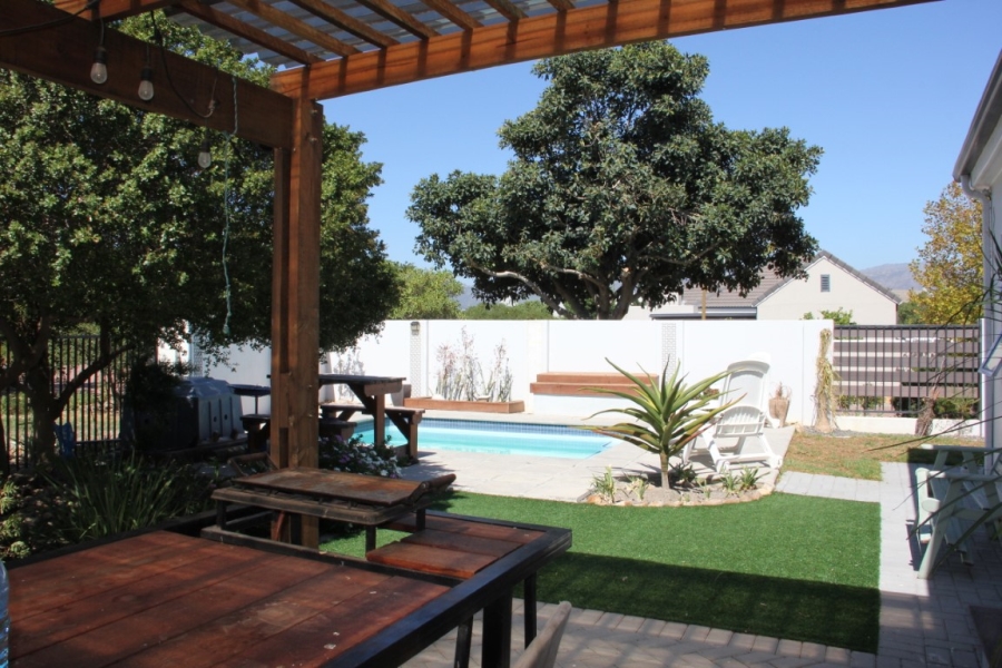 4 Bedroom Property for Sale in Somerset Country Estate Western Cape